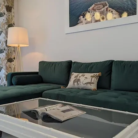 Entrenaranjos Sea View 公寓 *