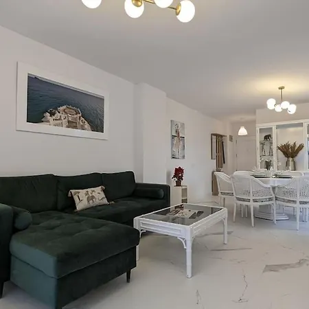 Entrenaranjos Sea View *